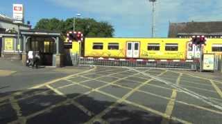 Birkdale Level Crossing [upl. by Farley541]